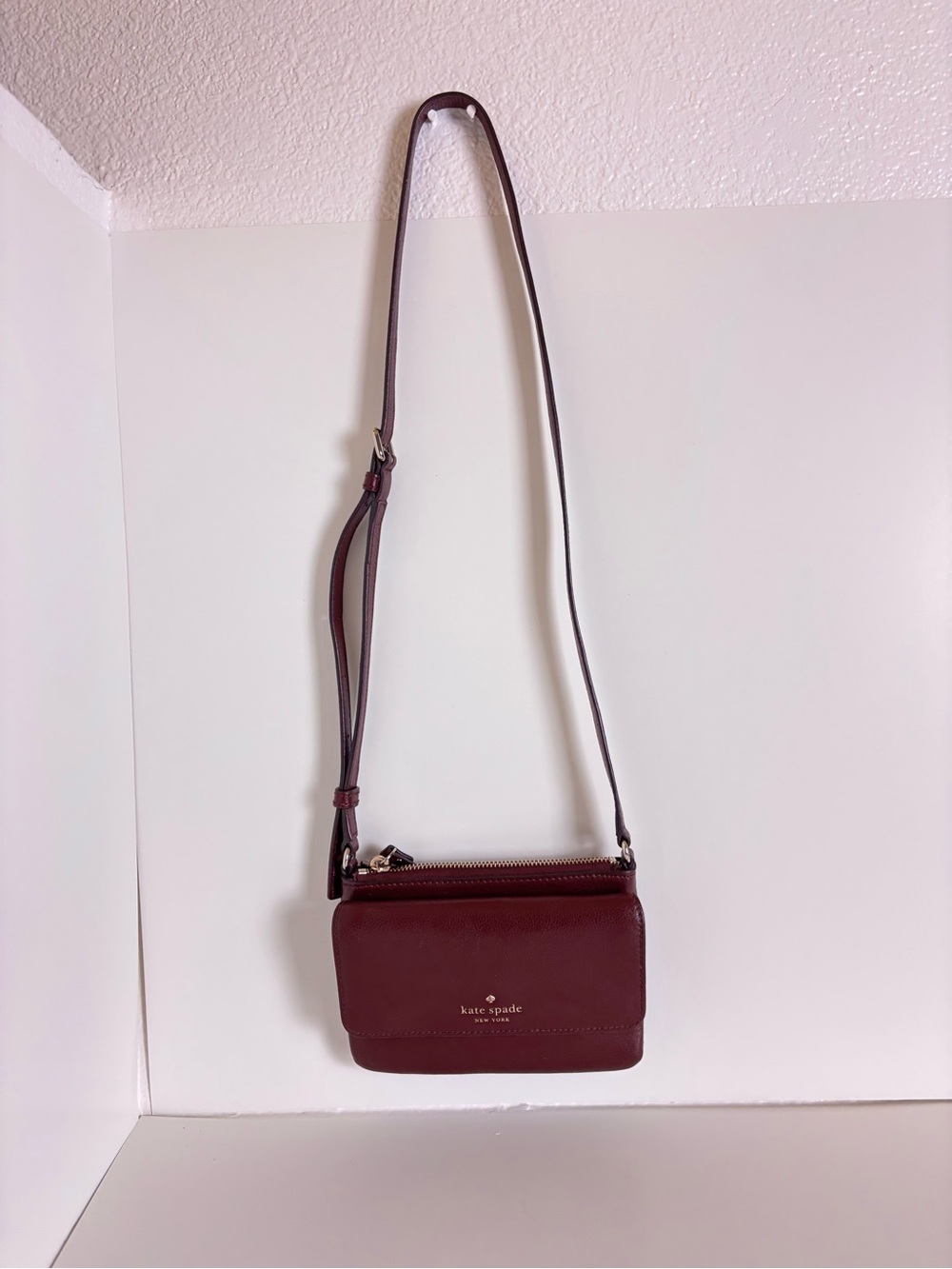 Kate Spade New York Greene Street Karlee Leather Crossbody Cherrywood Burgundy - Picture 2 of 13